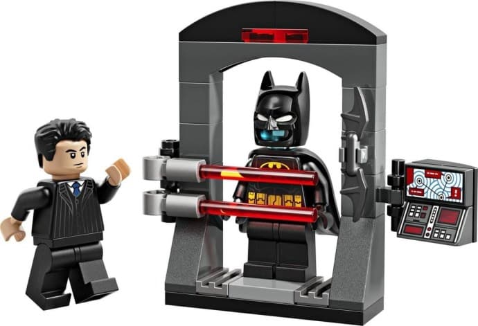30726-1 Bruce Wayne and the Batsuit
