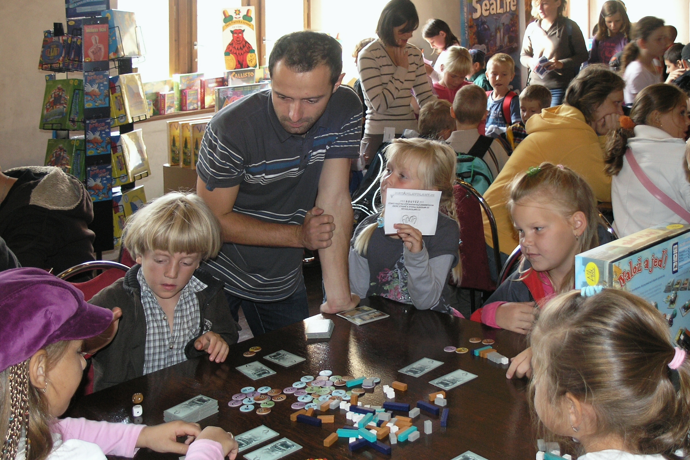 Pack & Stack, 3–6 players, ages 10+, HomoLudicus, 2008