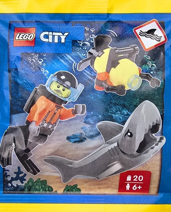 Diver with Robot and Shark, city, 20 pcs